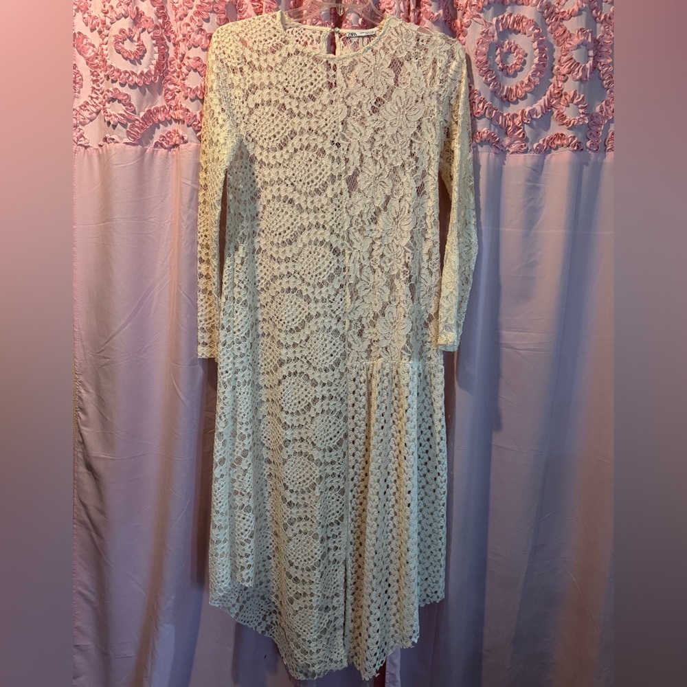 Zara Lace Maxi - Picture 2 of 6
